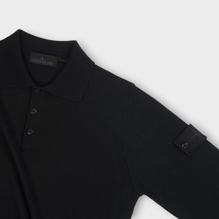 Detalje af tonalt Ghost Compass Badge på Stone Island polo sweater i Sort