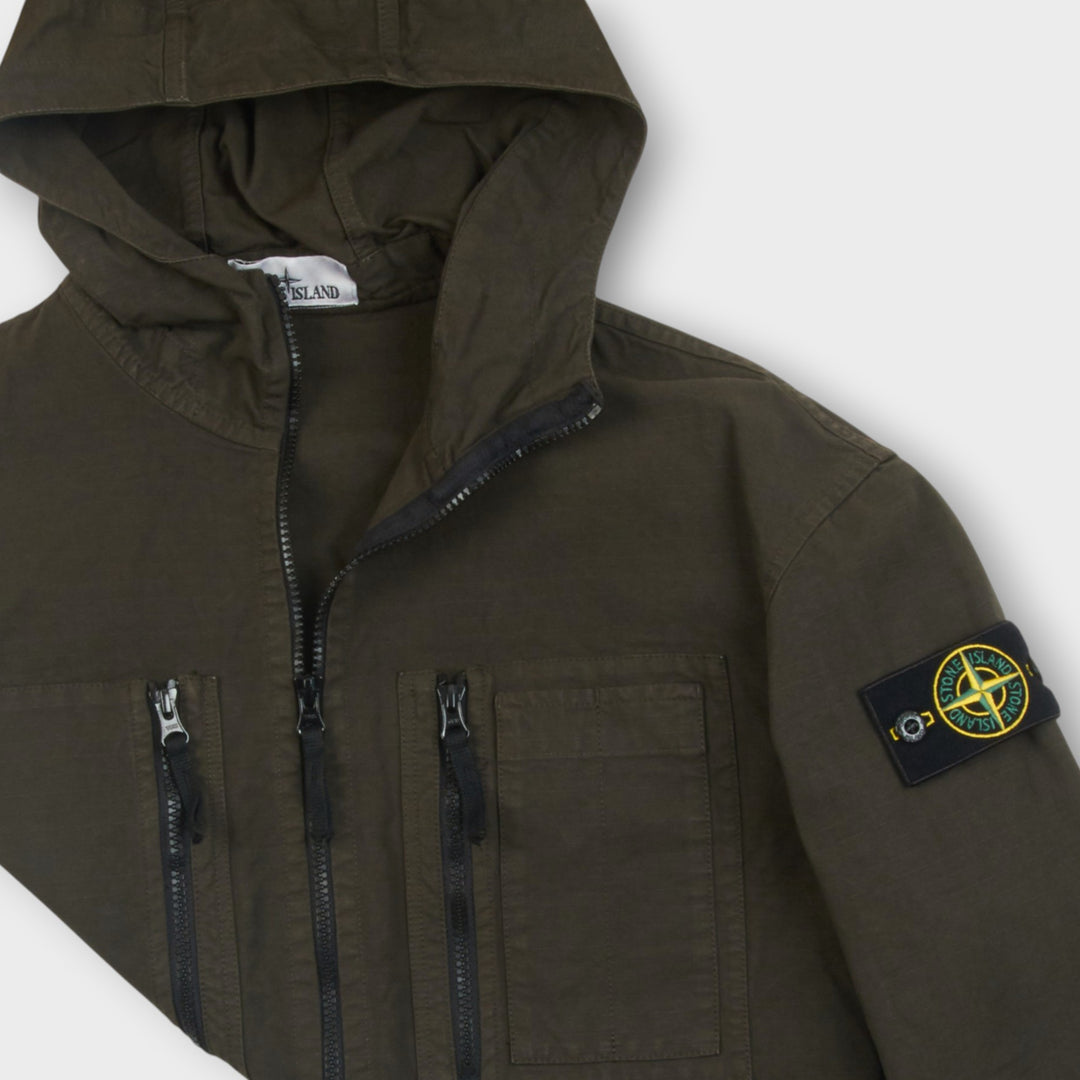 Stone Island Hooded Overshirt i grå med lynlåslukning og funktionelle detaljer