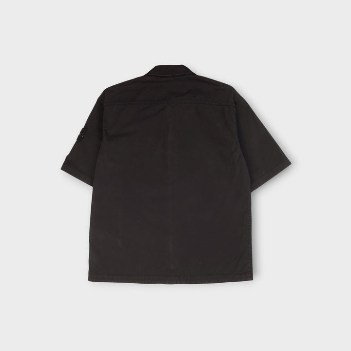 Sort Stone Island skjorte i økologisk bomuld med minimalistisk design