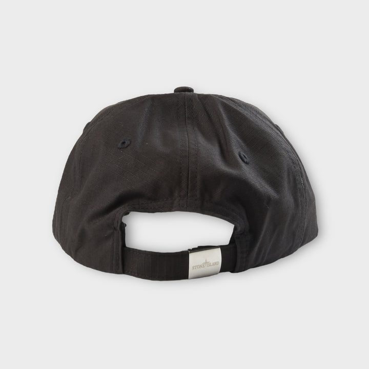 Detaljer af Stone Island Logo Kasket i sort