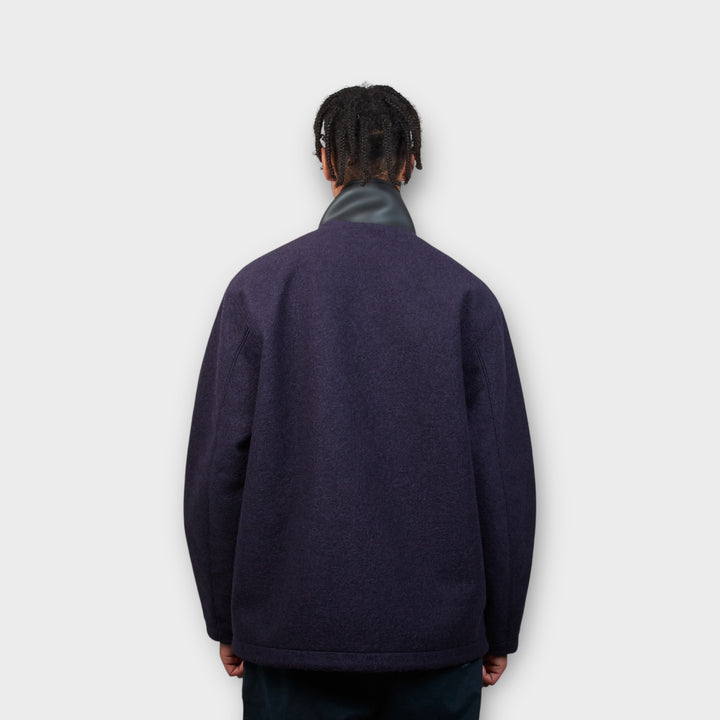 Moderne navy jakke fra Stone Island Marina kollektionen