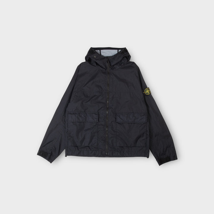 Stone Island Membrana 3L TC Hooded Jacket i Navy set forfra med teknisk design og hætte.