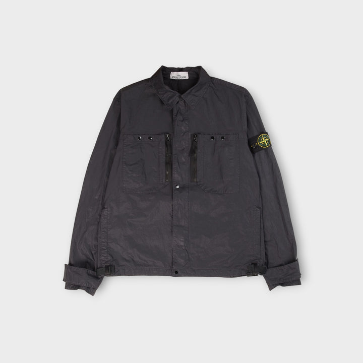 Stone Island nylon overshirt i navy med lynlås og badge på ærmet