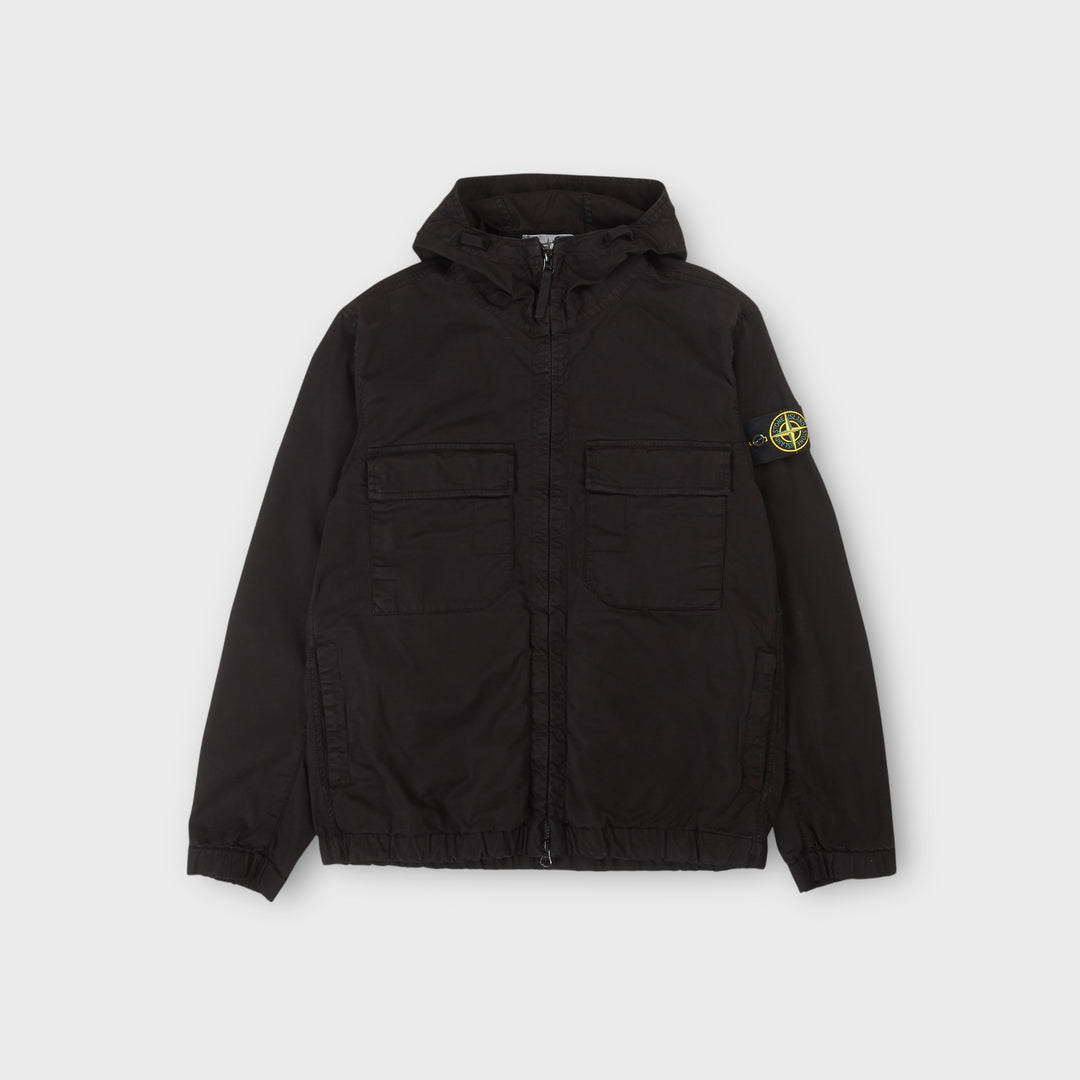 Stone Island Organic Cotton Twill Hooded Jacket i Black set forfra med teknisk design.