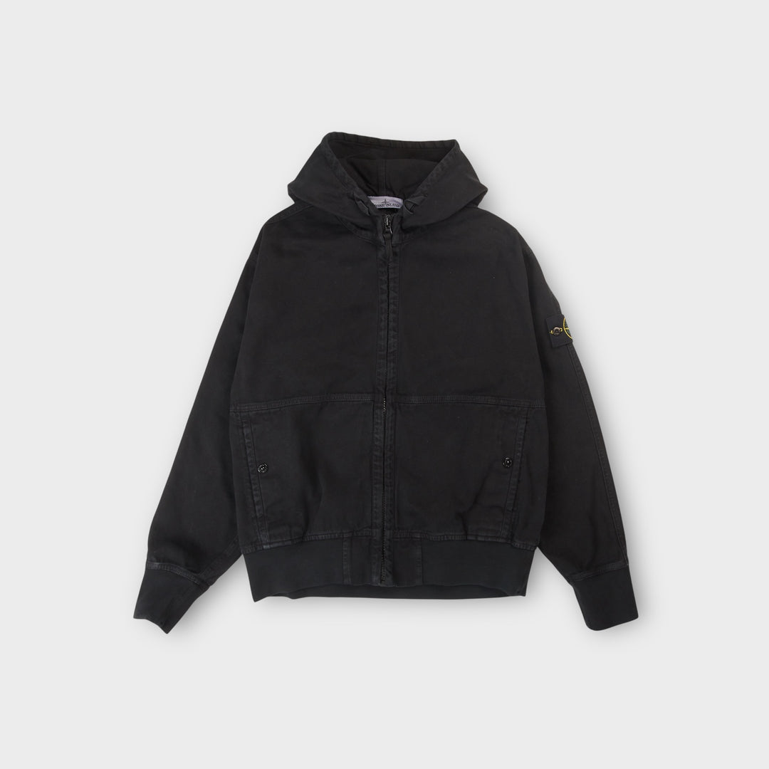 Stone Island Panama Cotton Hooded Jacket i sort set forfra med teknisk design.