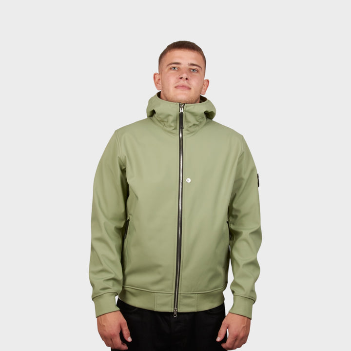 Stone Island Soft Shell-R jakke i grøn – frontvisning med hætte og lynlås