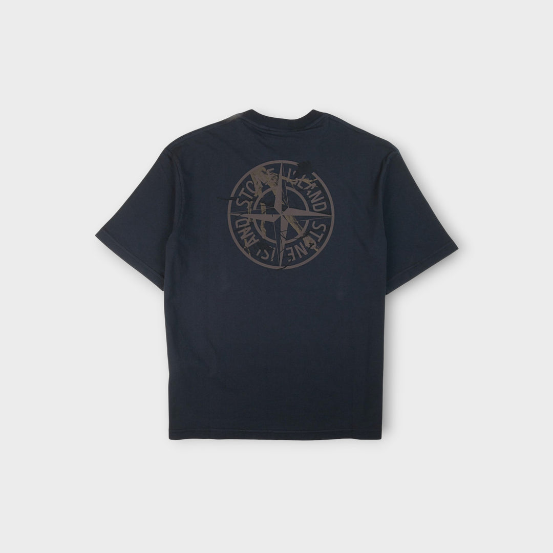 Stone Island sort T-shirt med brunt logo-print.