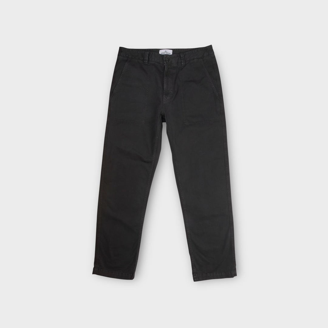 stone-island-stretch-broken-twill-pants-black-front
