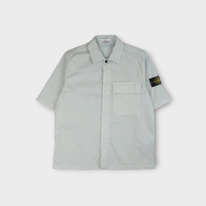 Stone Island kortærmet skjorte i sky blue i stretch twill med brystlomme og badge
