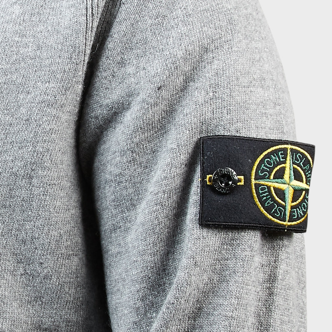 Stone Island striktrøje med ribkanter og ikonisk badge