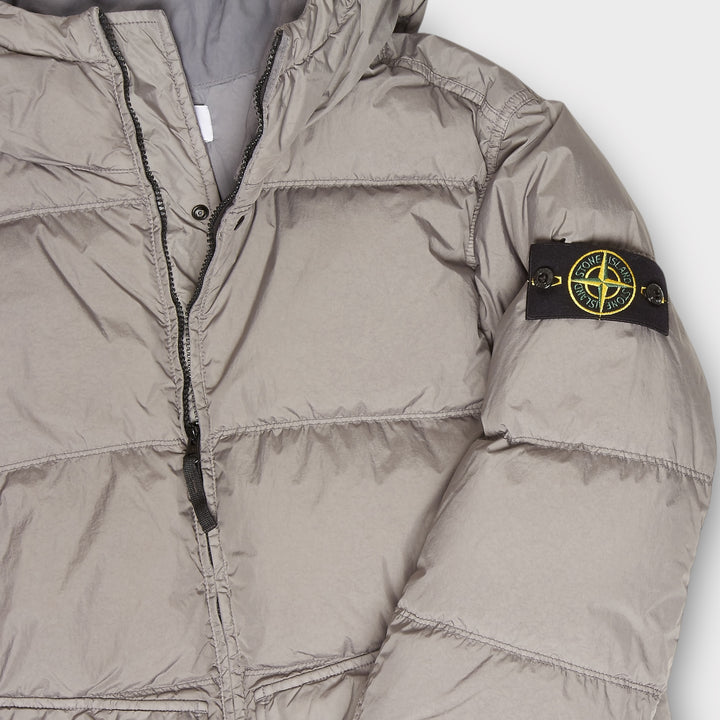 Billede Stone Island Garment Crinkle Reps  Dun Hooded Jakke I Grå og badge