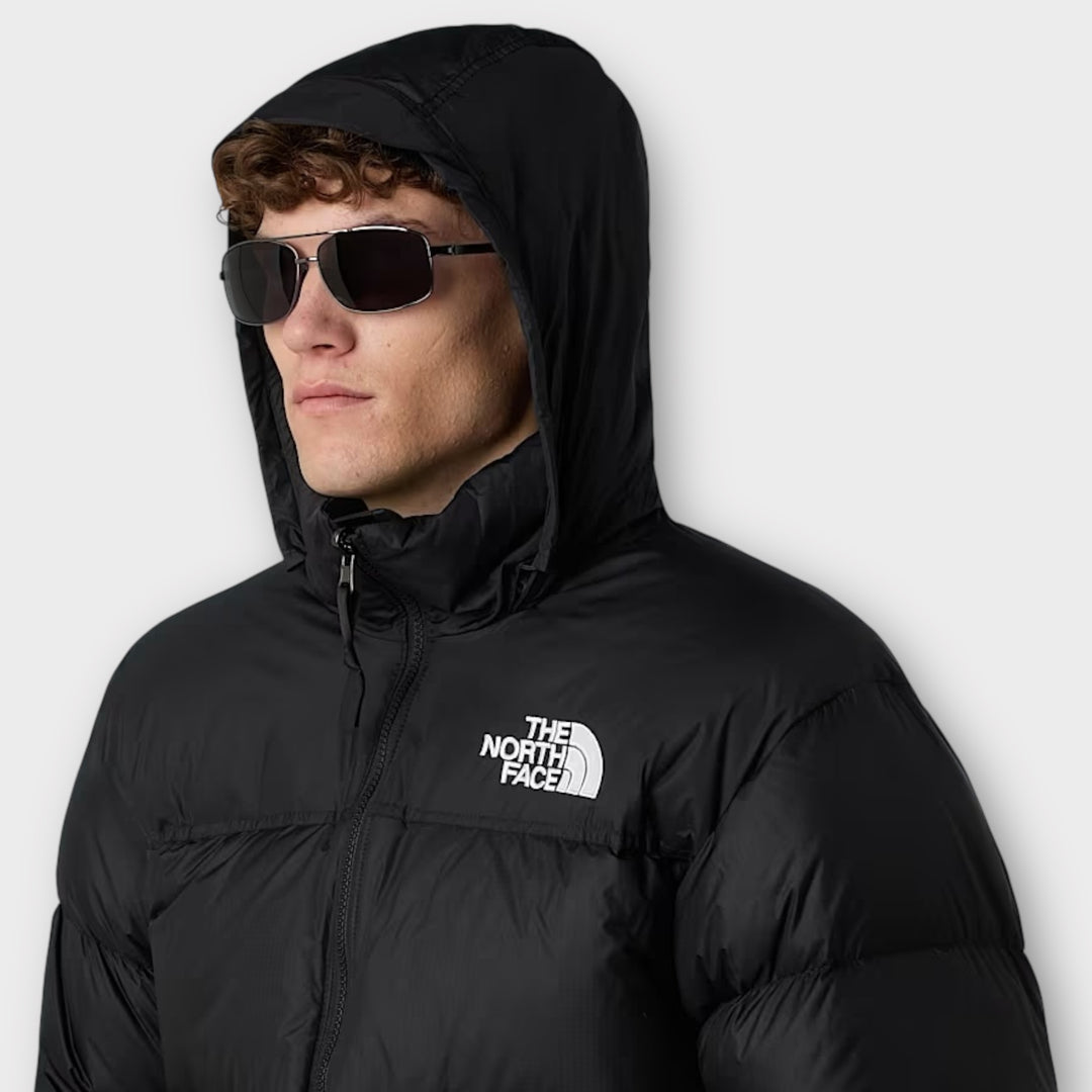 The North Face 96 Retro Nuptse dunjakke detalje logo