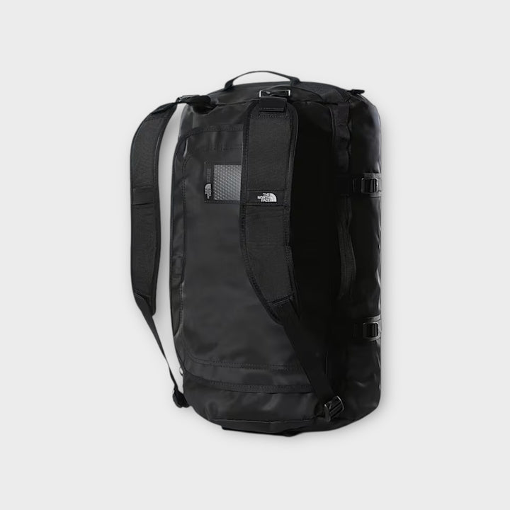 The North Face Base Camp duffel bag i sort med 50 liters kapacitet.
