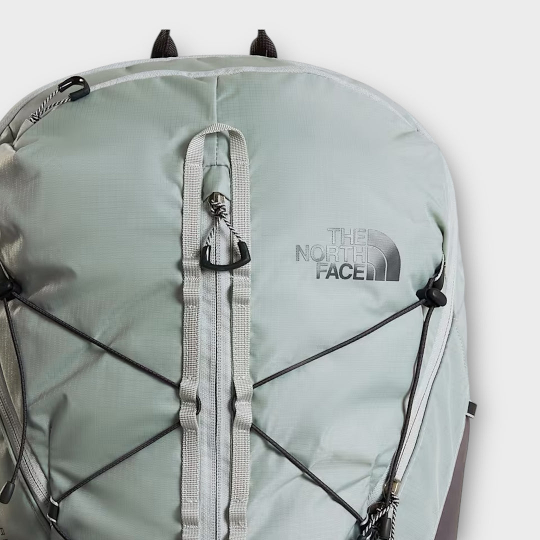 The North Face Borealis daypack i Rise Grey.