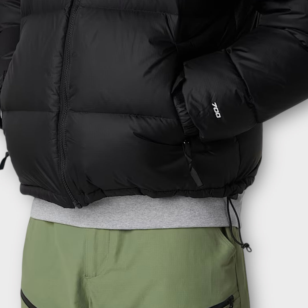 Sort Nuptse jakke fra The North Face med boxy fit