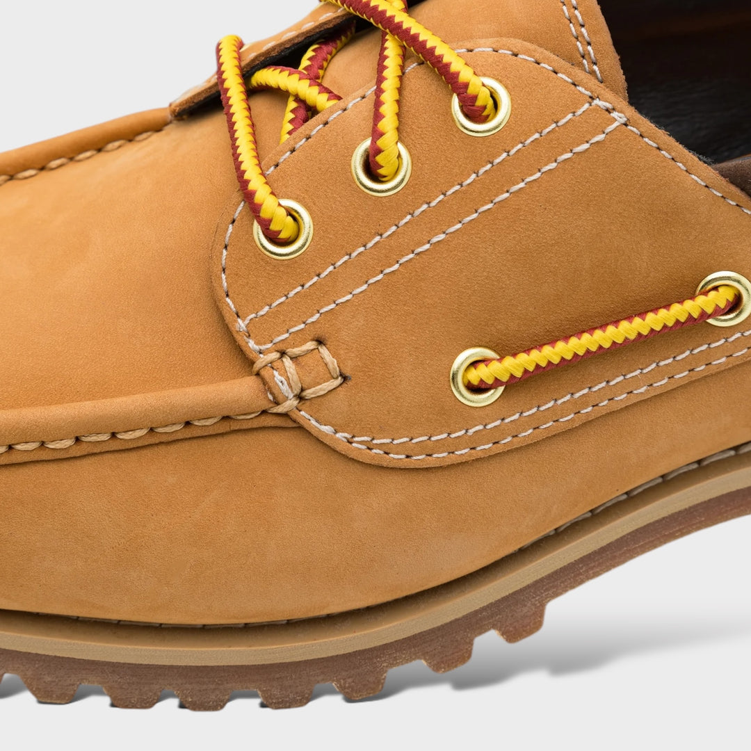 Timberland Auth Boat Shoes i Wheat Nubuck med rustfrie snøreringe og slidstærk gummisål set bagfra.
