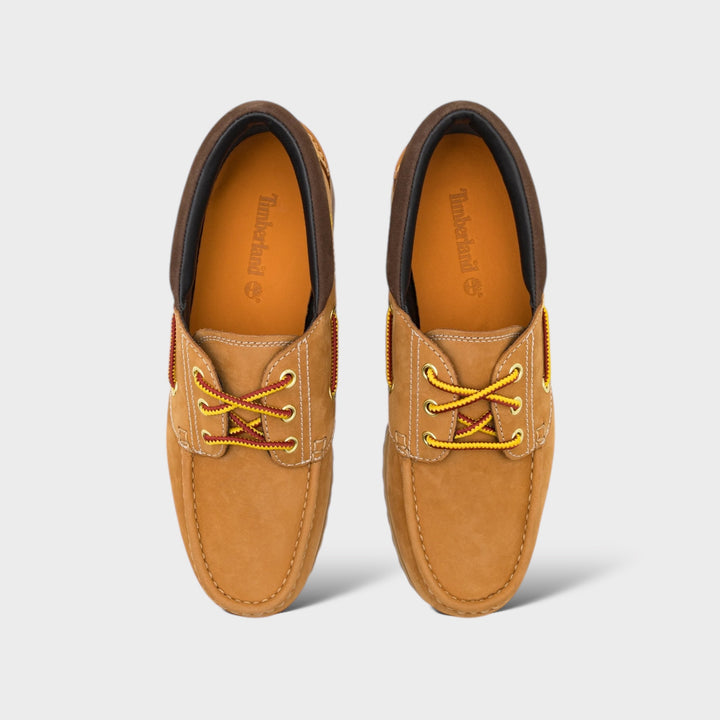 Topview af Timberland Auth Boat Shoes i Wheat Nubuck, der viser komfortabel indersål og stilfuldt læder.