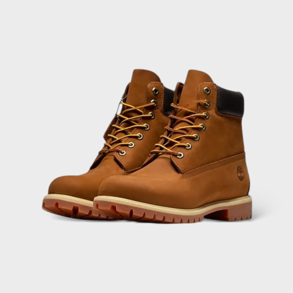 Nærbillede af Timberland Prem 6 In Lace Waterproof Boot i Dark Wheat med forseglede sømme og robust ydersål.