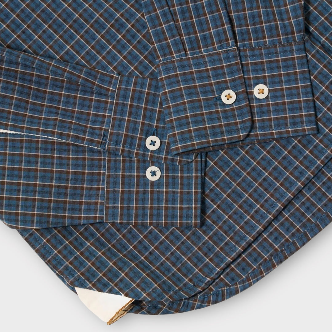 Universal Works Lazy Day Shirt i Blå stylet med chinos