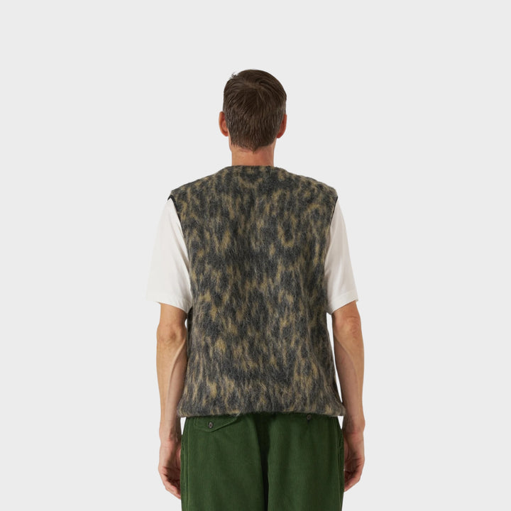 Universal Works Dolce fleece gilet i charcoal med lommer