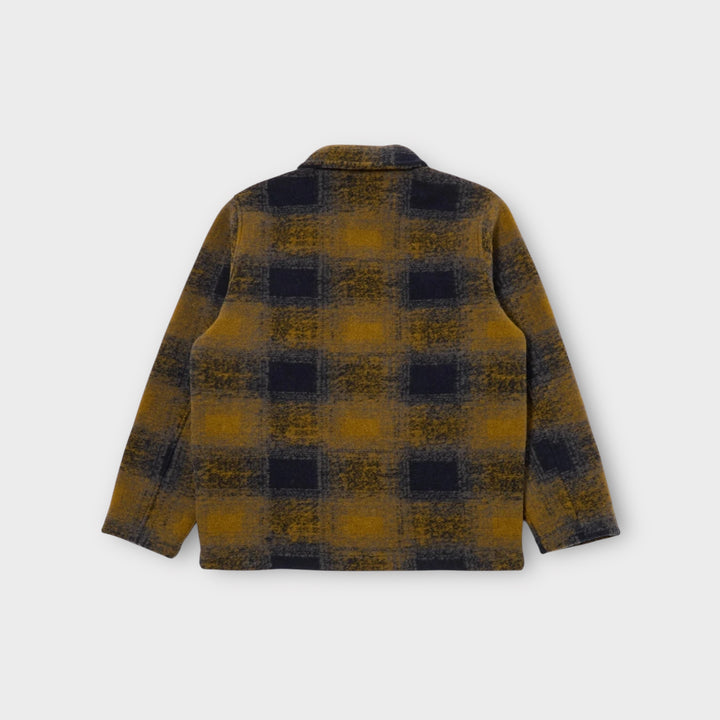 Universal Works Field Jakke i Navy Check set forfra