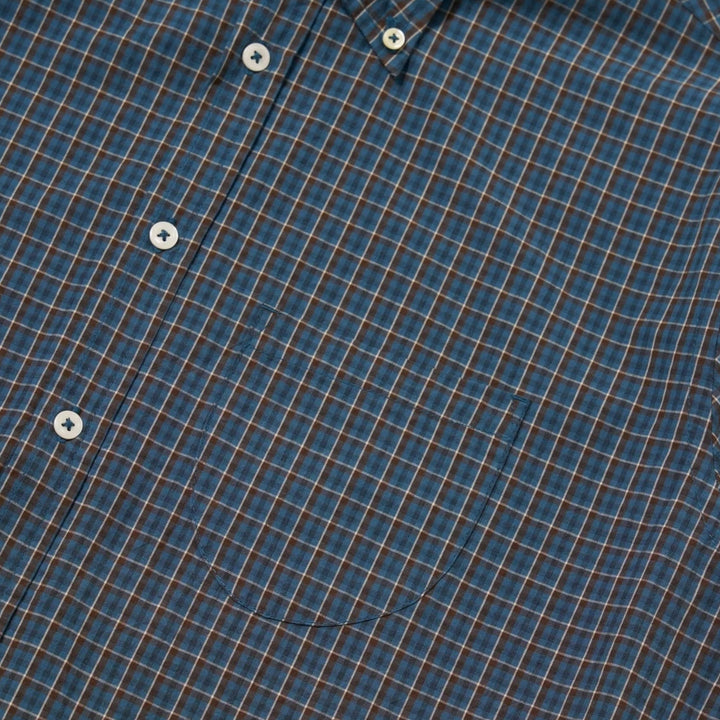 Universal Works Shiro Check skjorte i Blå set bagfra