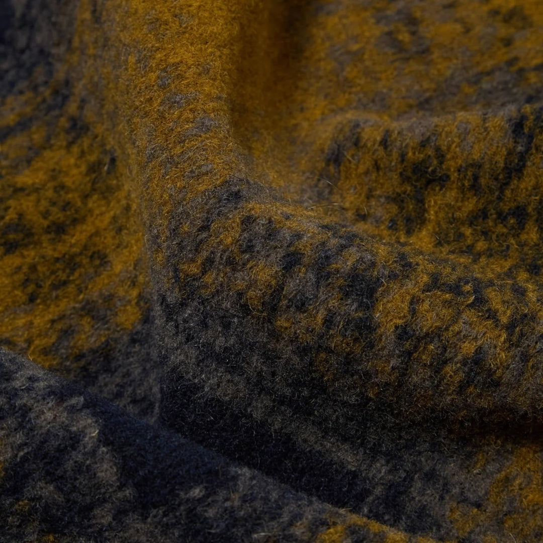 Detalje af Universal Works Techno Melton Jakke i Navy Check