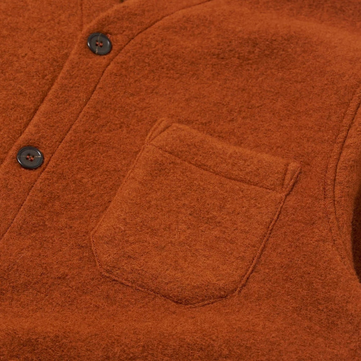 Universal Works Wool Cardigan i Navy med logo-detalje